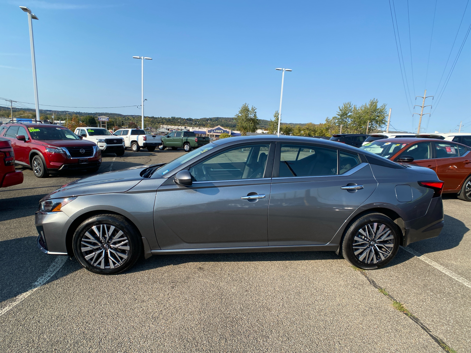 2023 Nissan Altima 2.5 SV 2