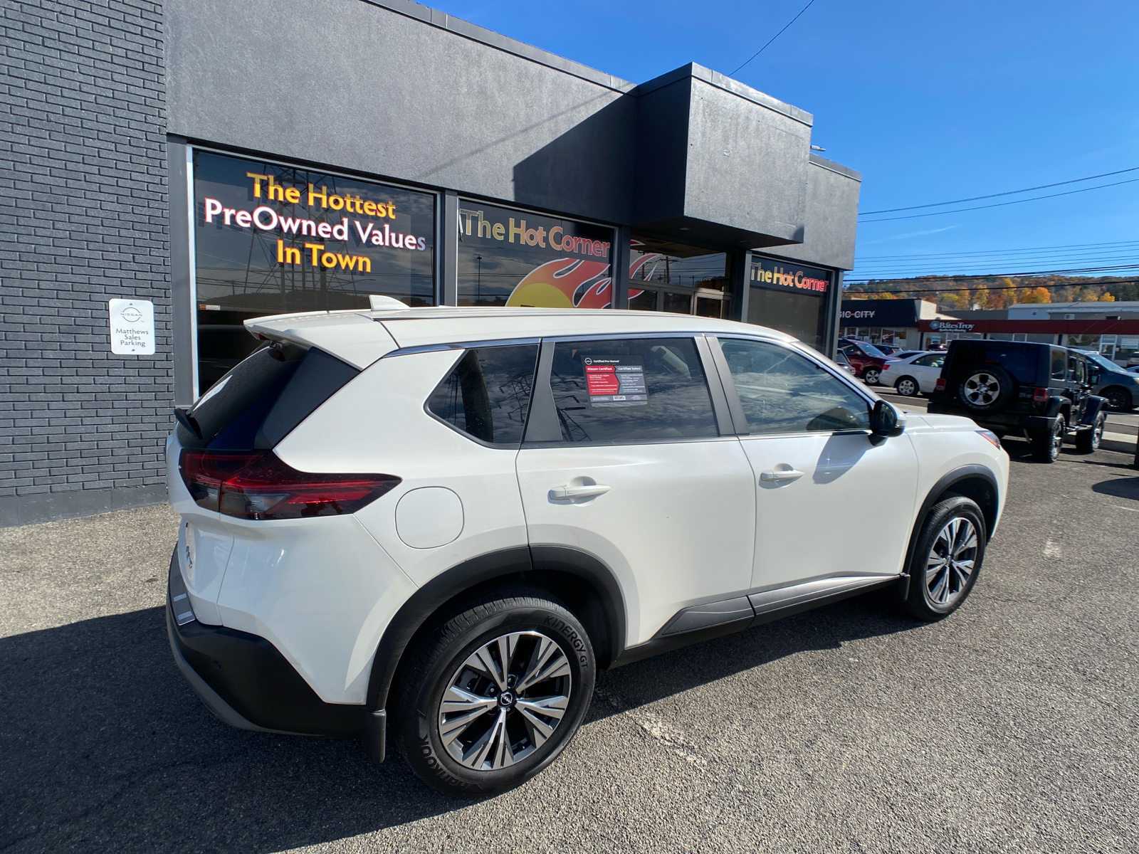 2023 Nissan Rogue SV 3