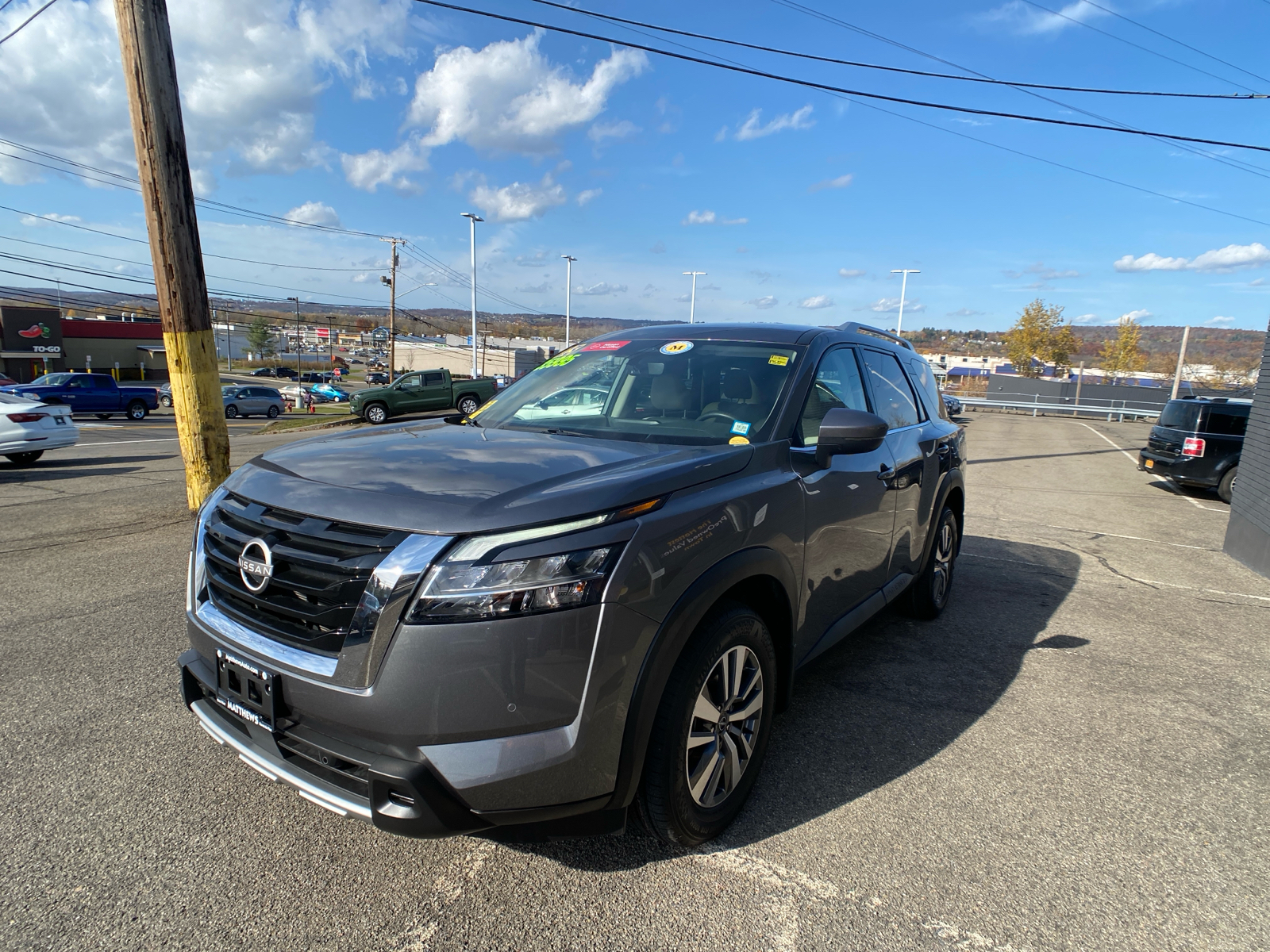 2023 Nissan Pathfinder SL 7