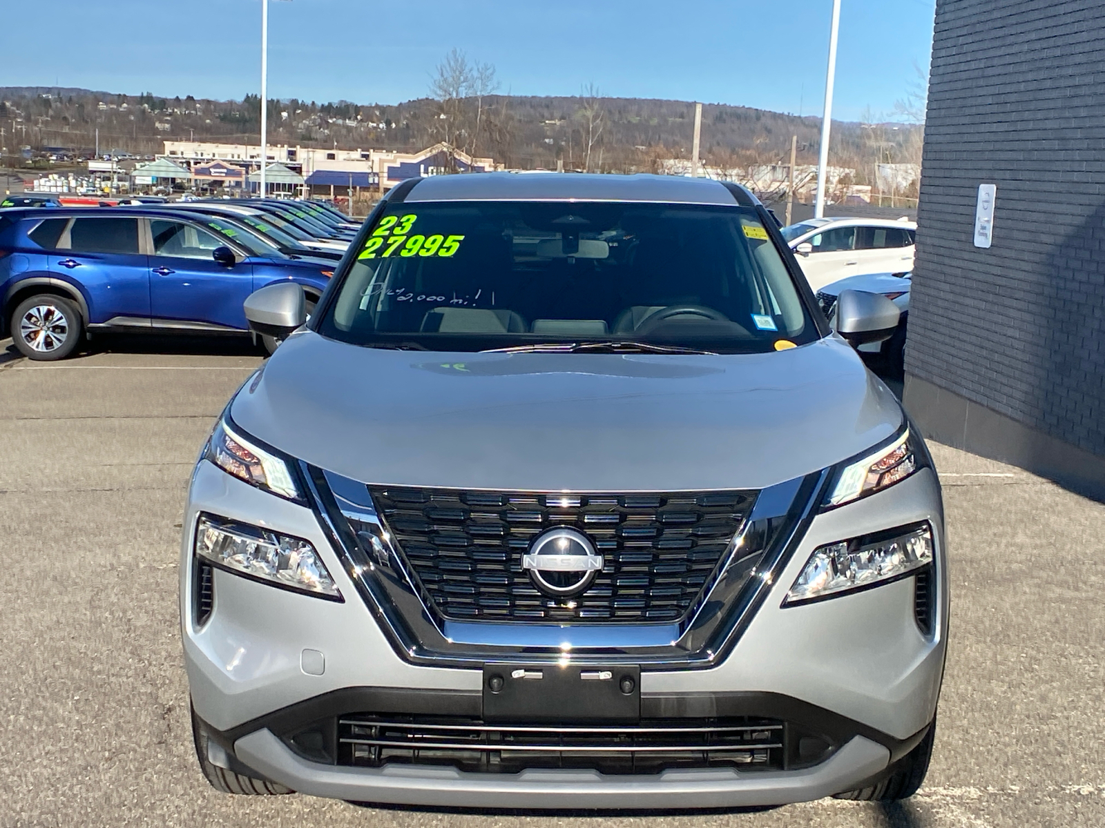 2023 Nissan Rogue SV 8