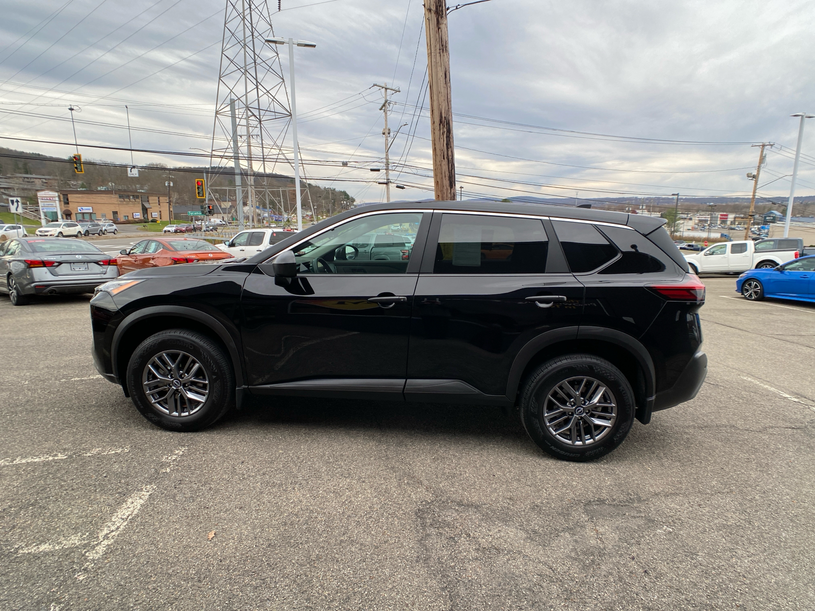 2023 Nissan Rogue S 6