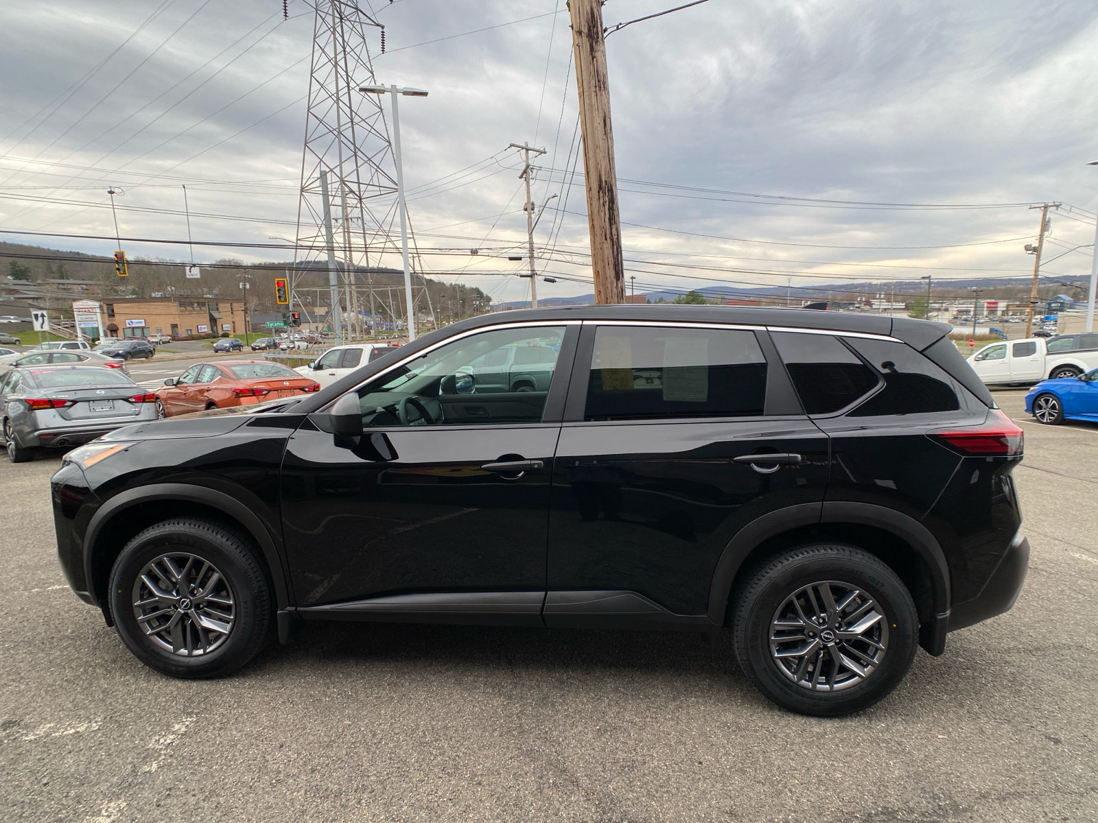 2023 Nissan Rogue S 6