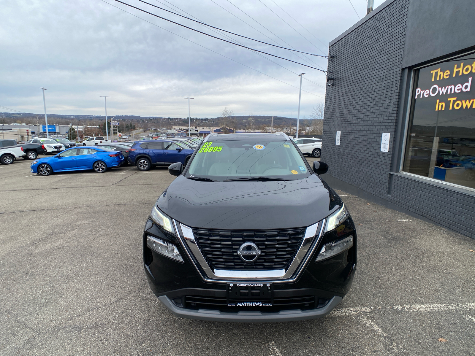 2023 Nissan Rogue SV 8