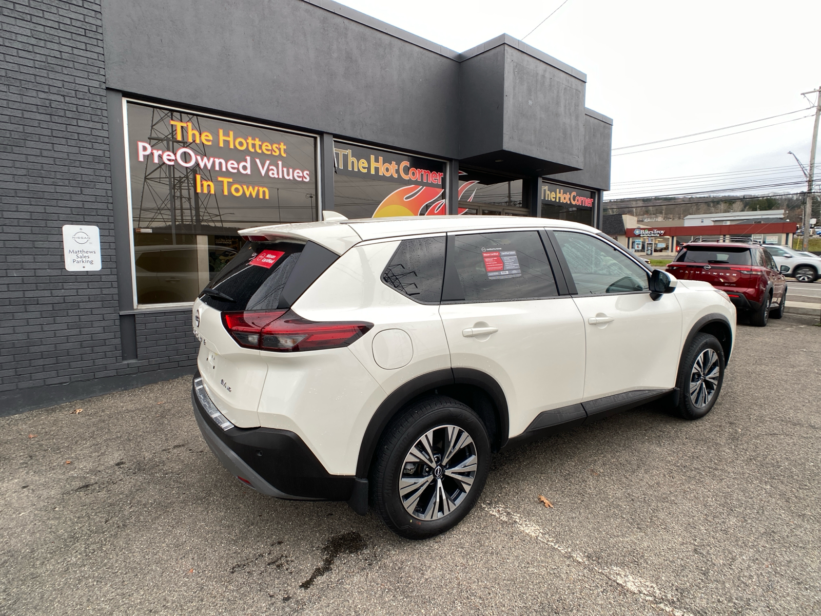 2023 Nissan Rogue SV 3