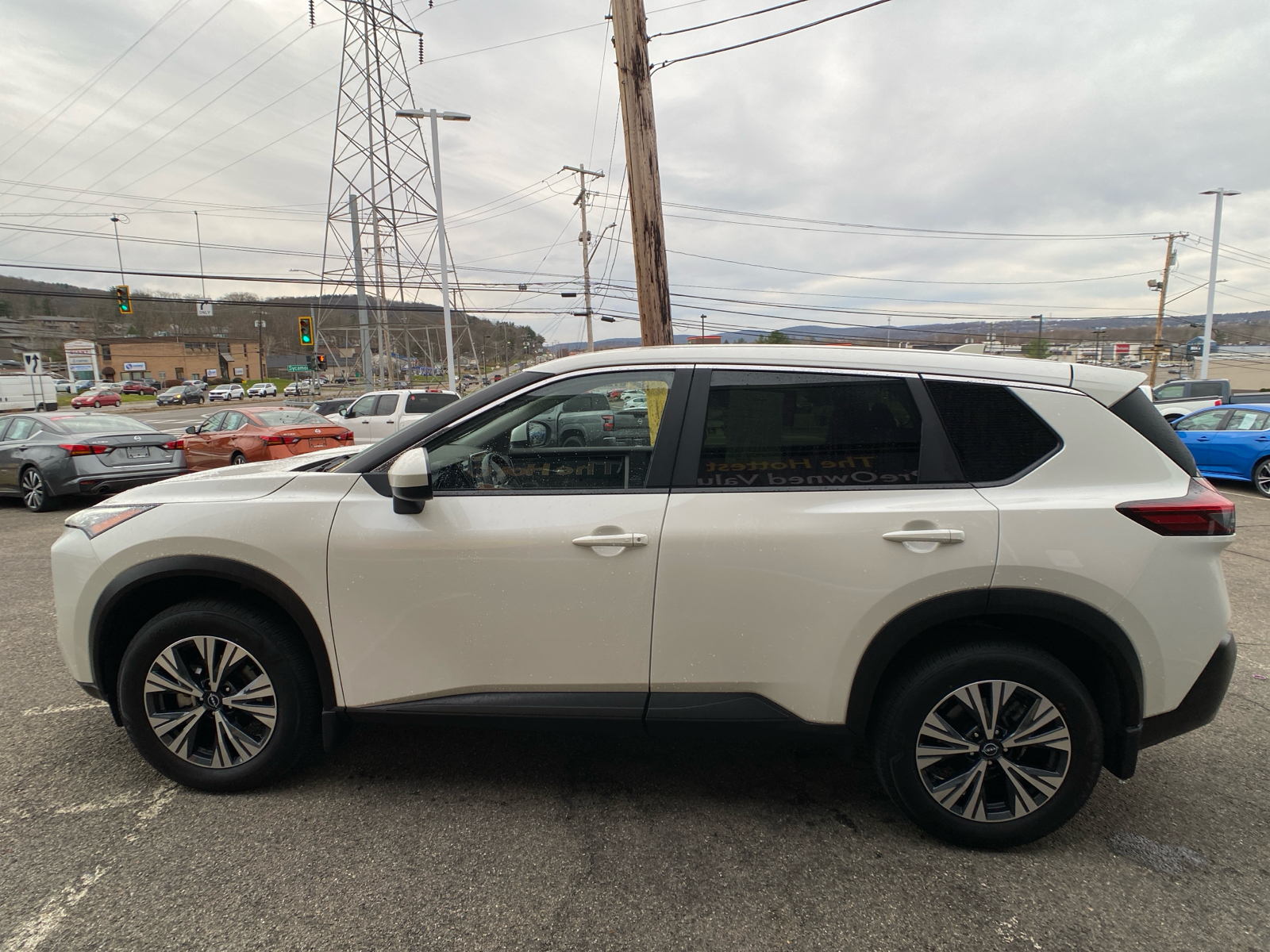 2023 Nissan Rogue SV 6