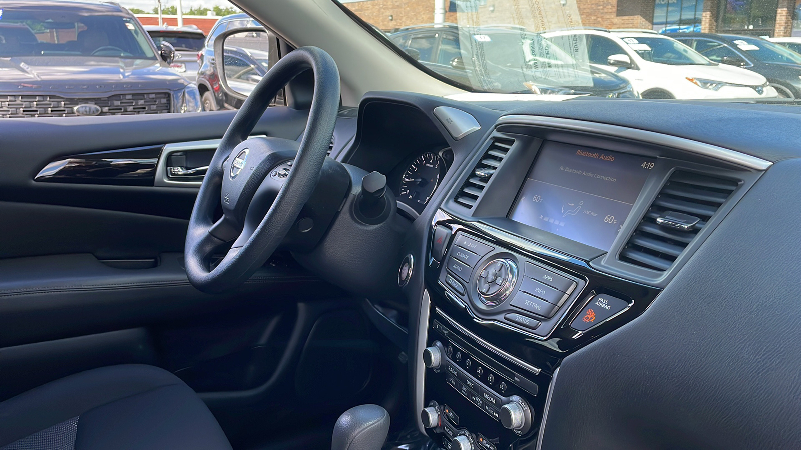 2019 Nissan Pathfinder S 8