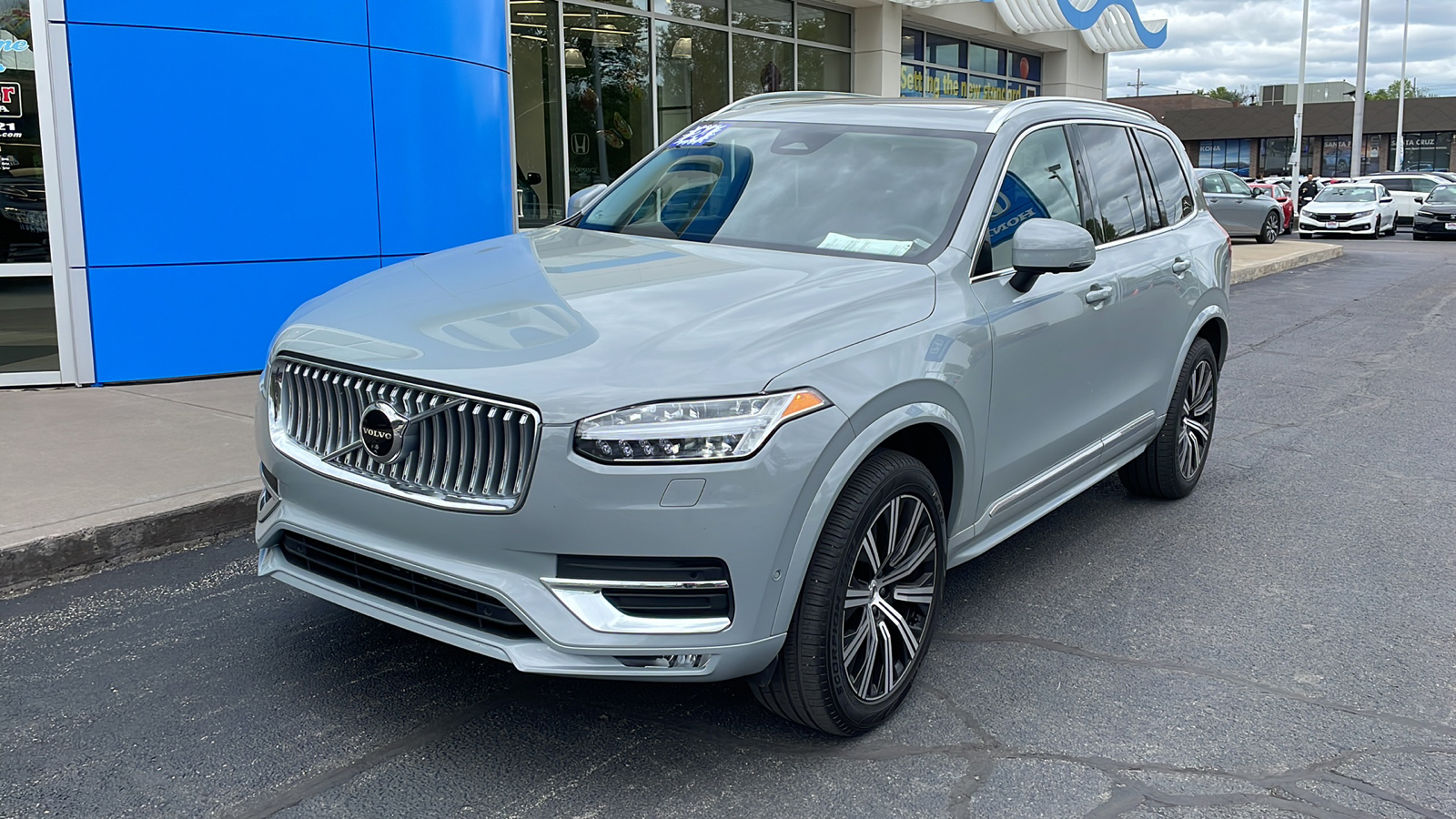 2024 Volvo XC90 Plus Bright Theme 1