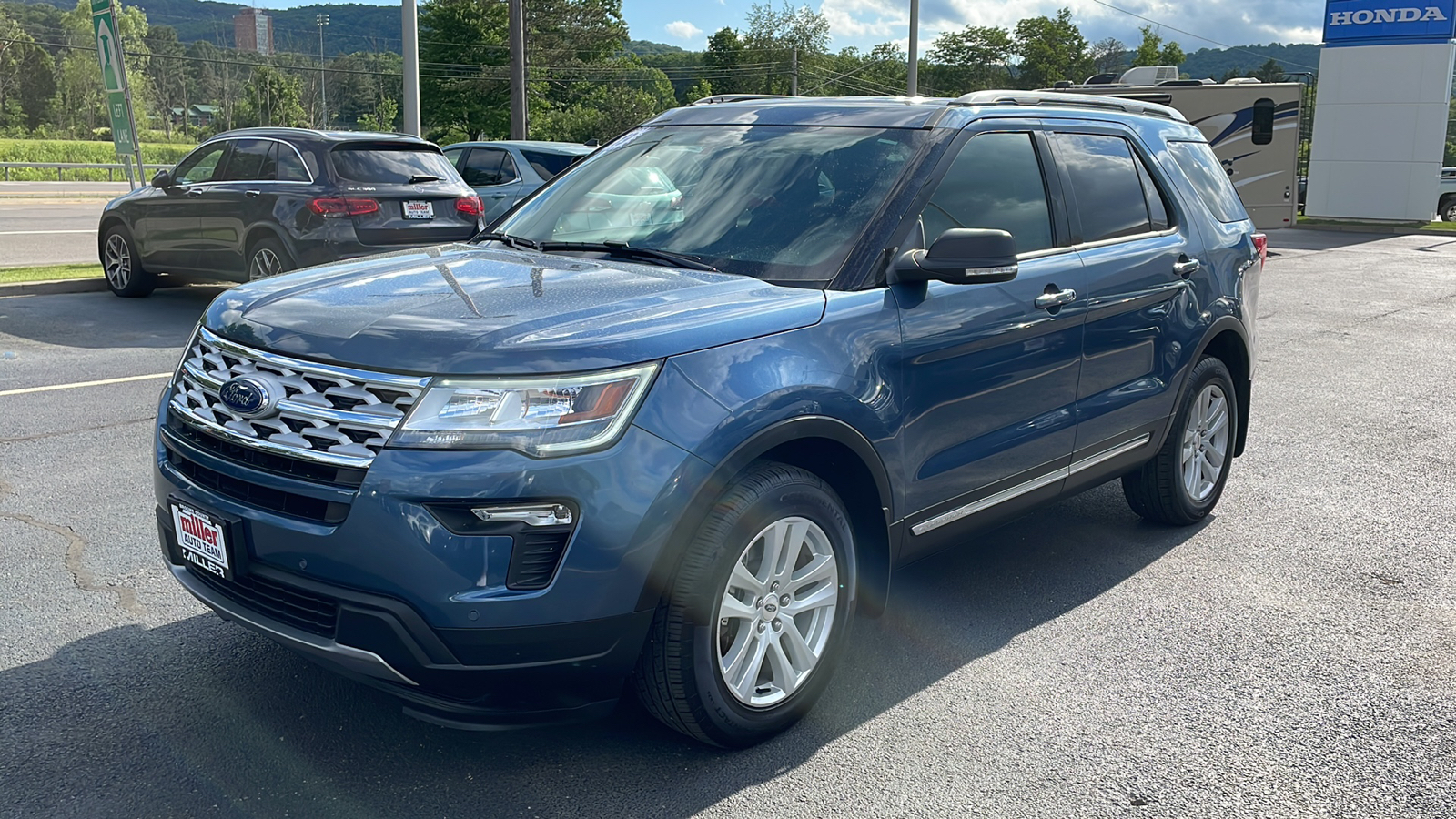 2019 Ford Explorer XLT 1