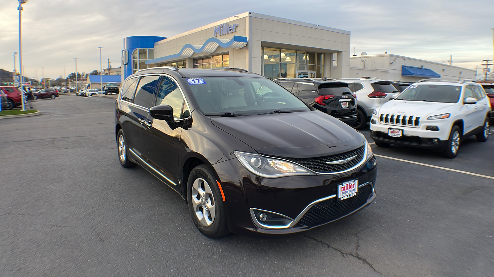 2017 Chrysler Pacifica Touring-L Plus 2