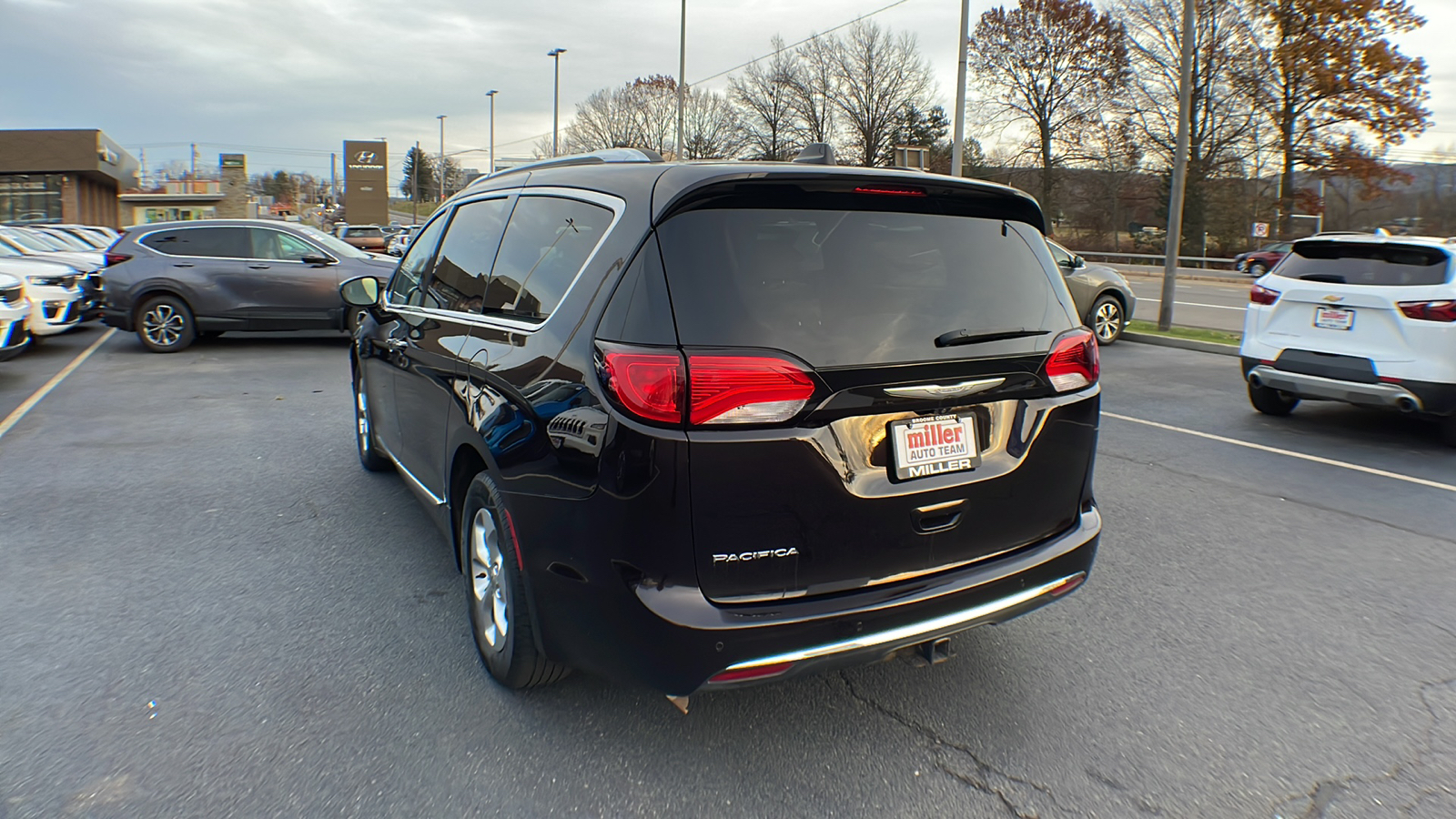 2017 Chrysler Pacifica Touring-L Plus 5