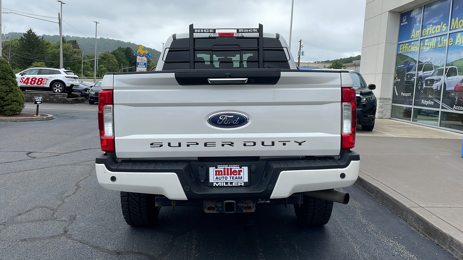 2019 Ford Super Duty F-350 SRW LARIAT 29