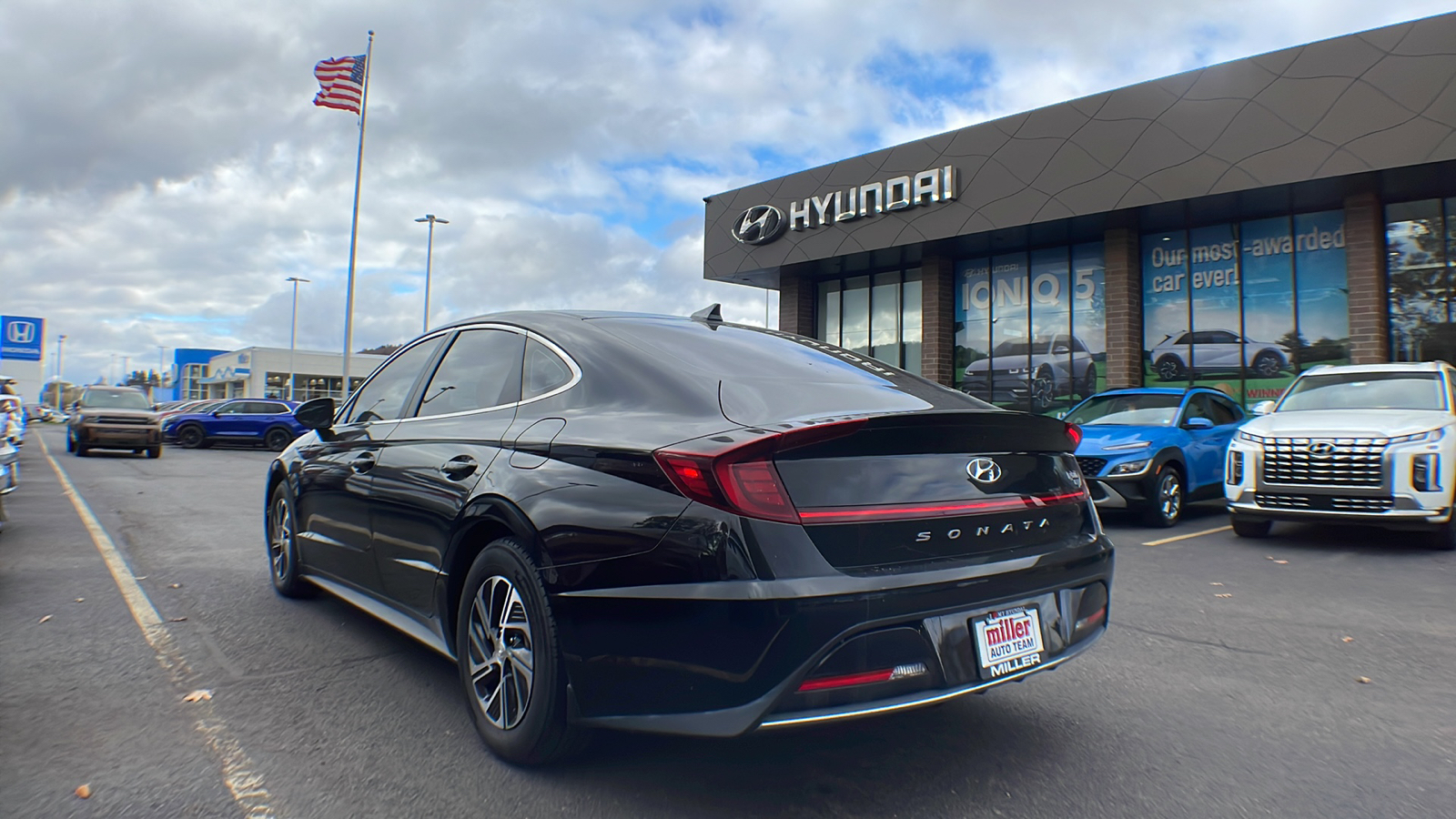 2022 Hyundai Sonata Hybrid Blue 5