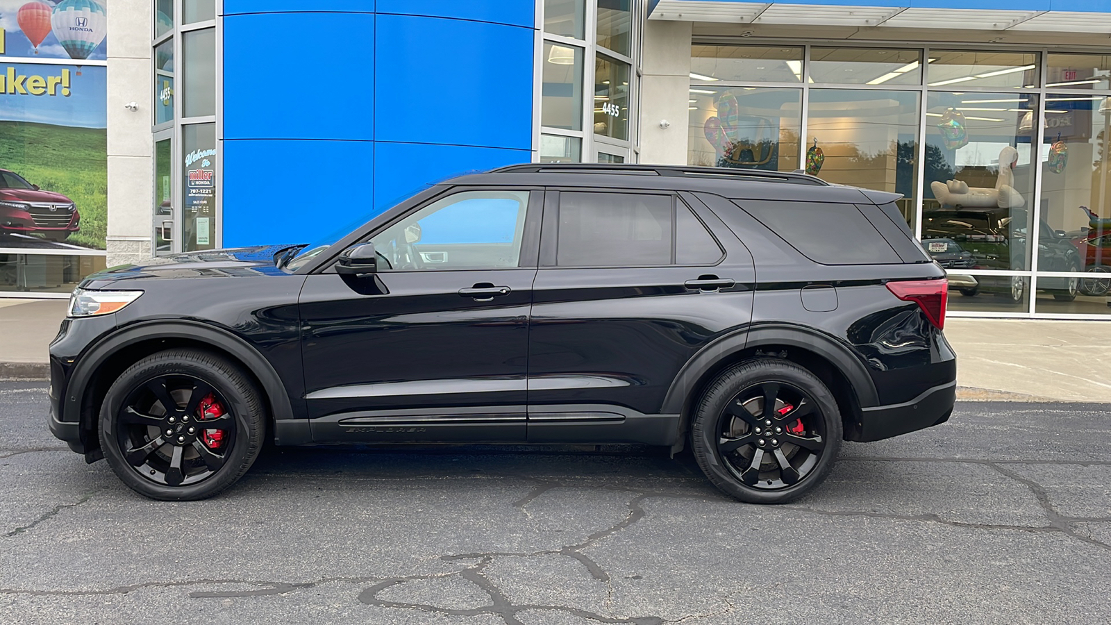 2021 Ford Explorer ST 3