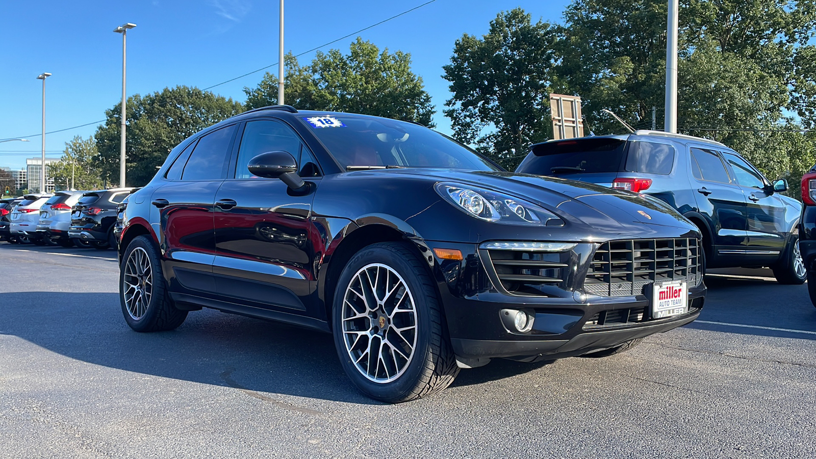 2018 Porsche Macan Sport Edition 2