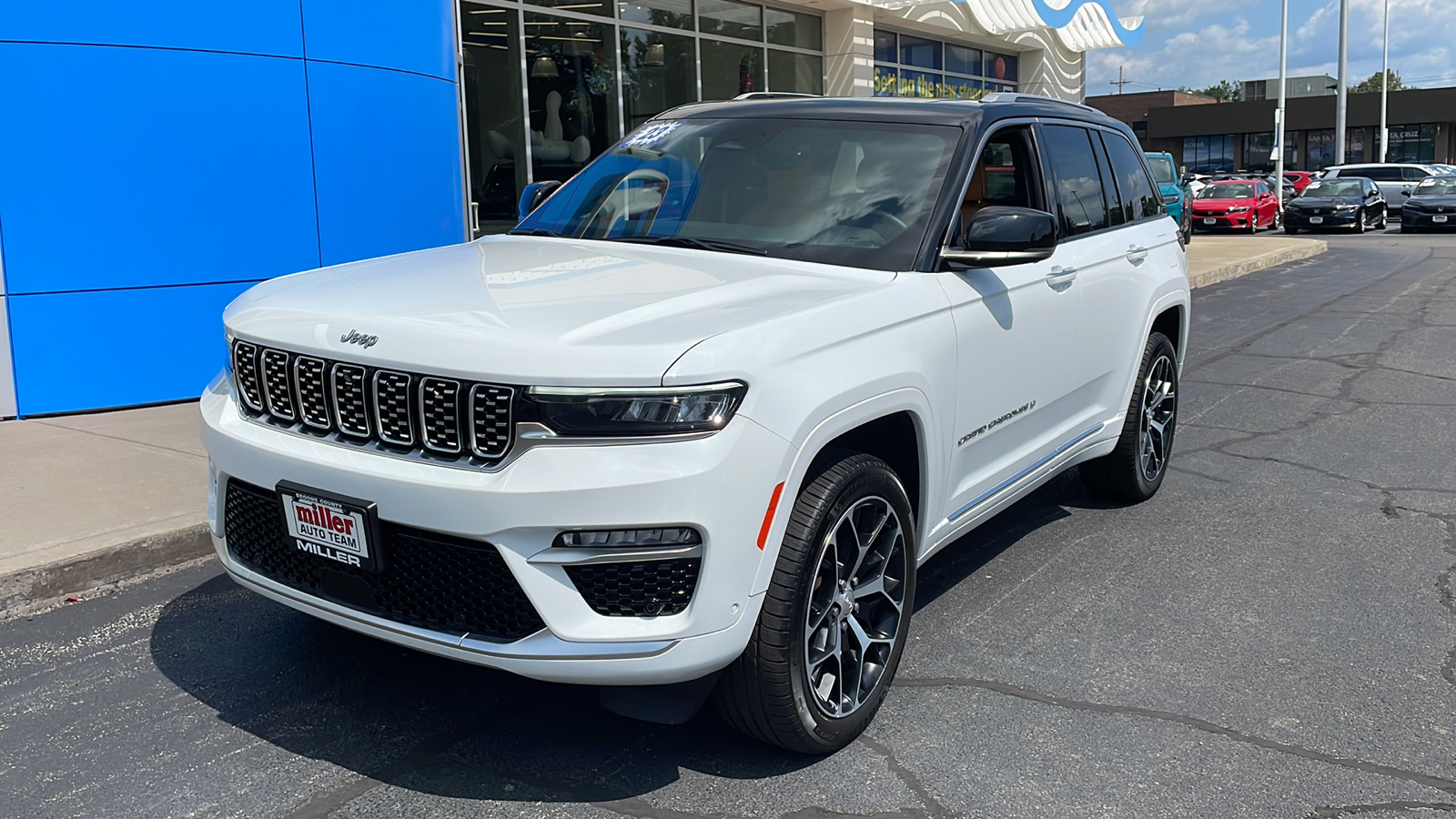 2023 Jeep Grand Cherokee Summit Reserve 1