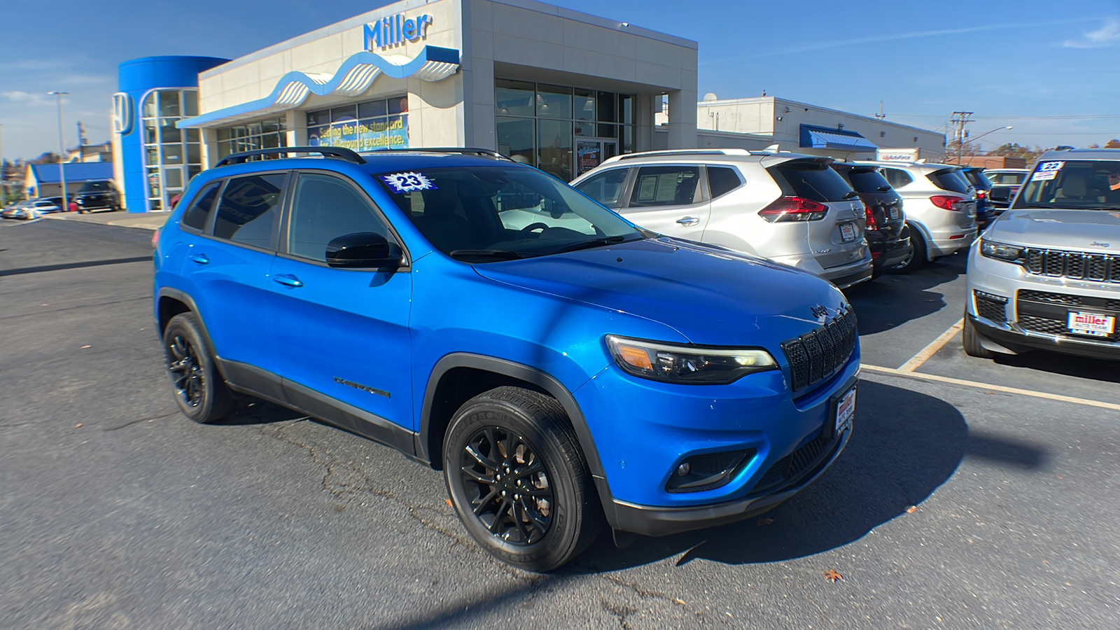 2023 Jeep Cherokee Altitude Lux 2