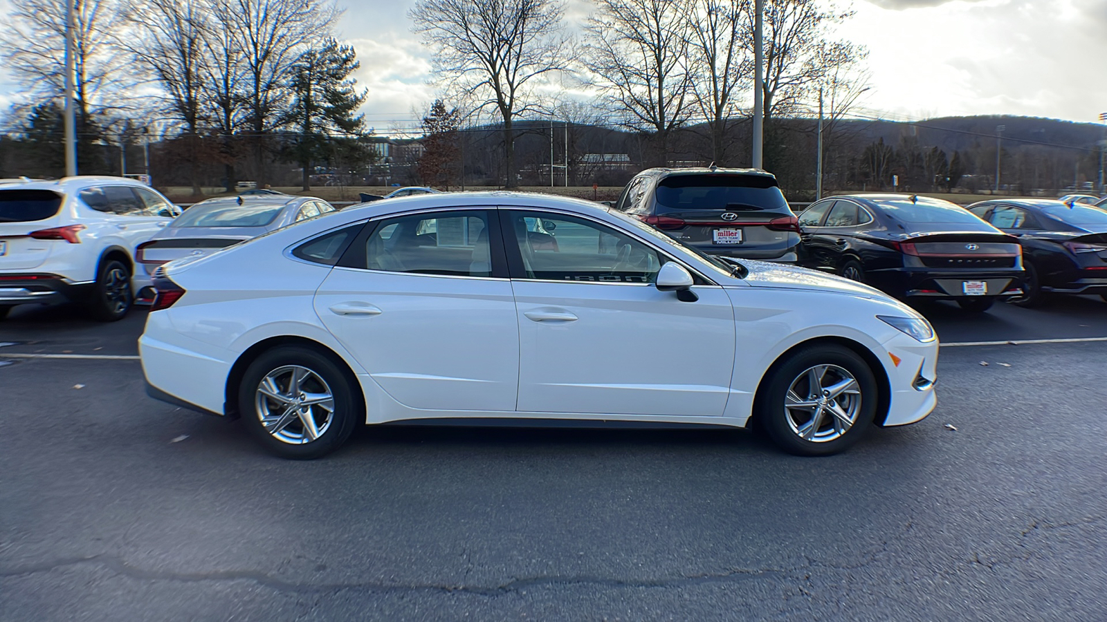 2021 Hyundai Sonata SE 3