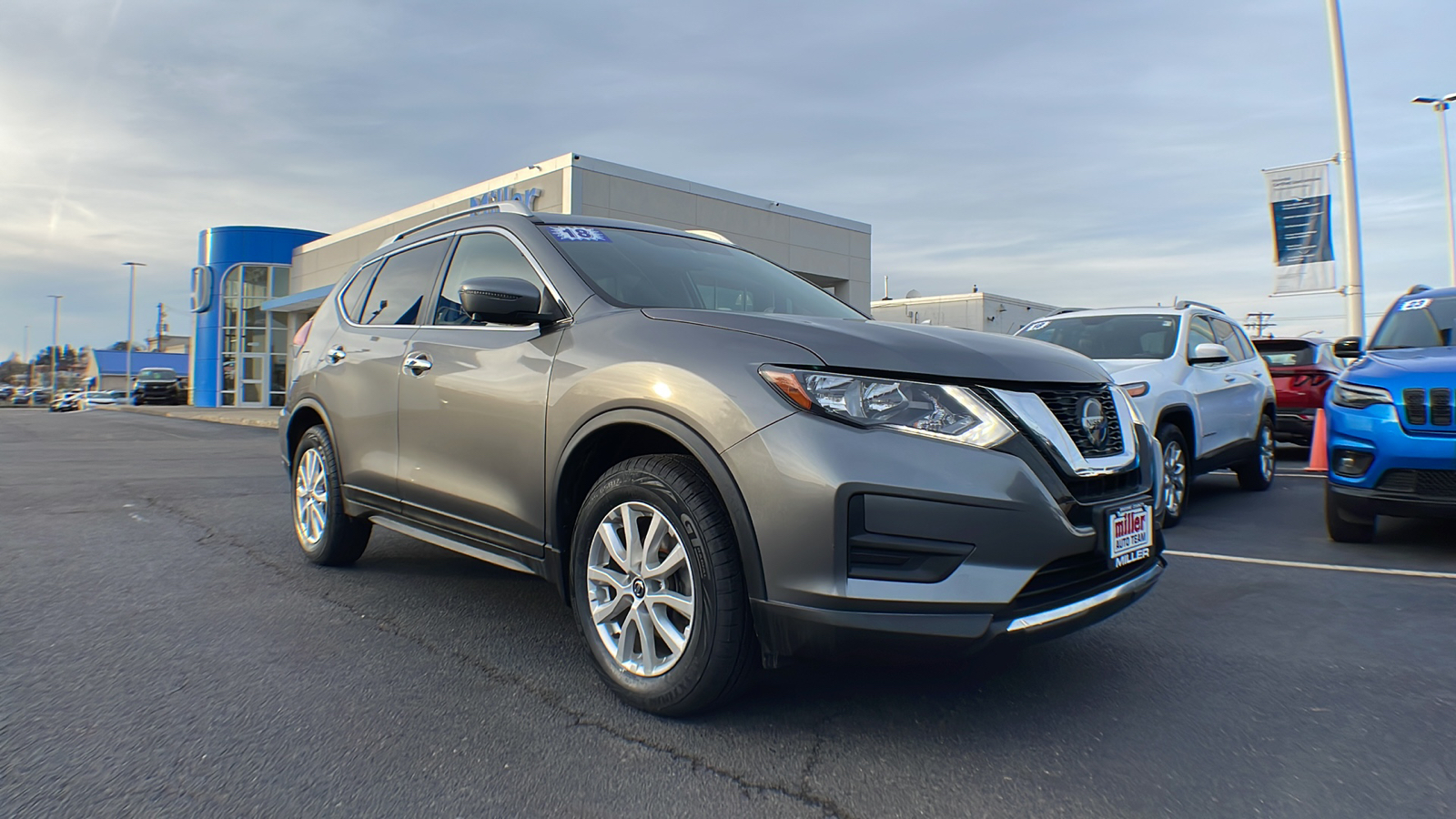 2018 Nissan Rogue SV 2