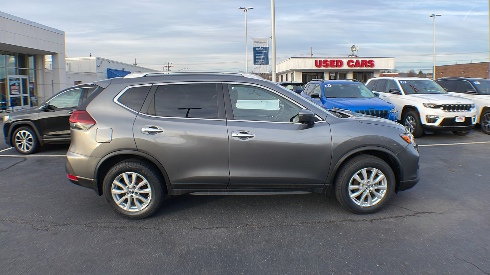 2018 Nissan Rogue SV 3