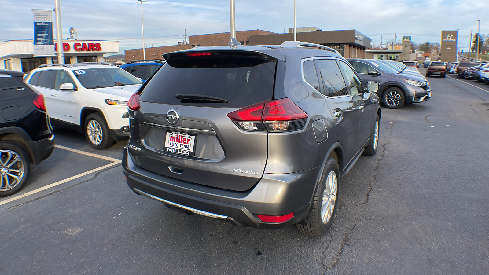 2018 Nissan Rogue SV 4