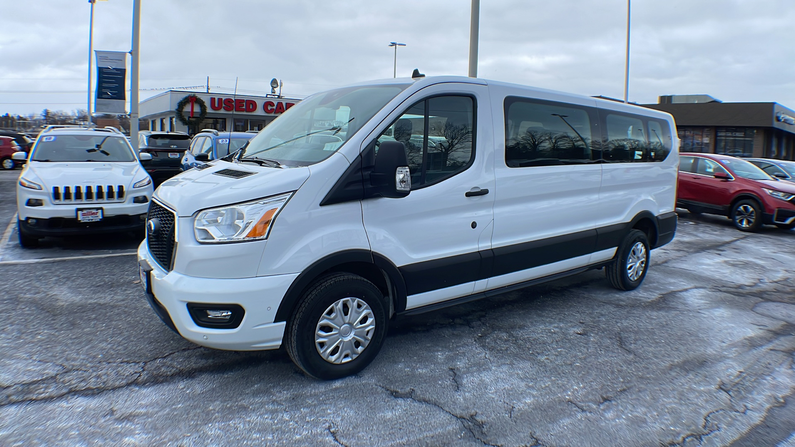 2022 Ford Transit Passenger Wagon XLT 1