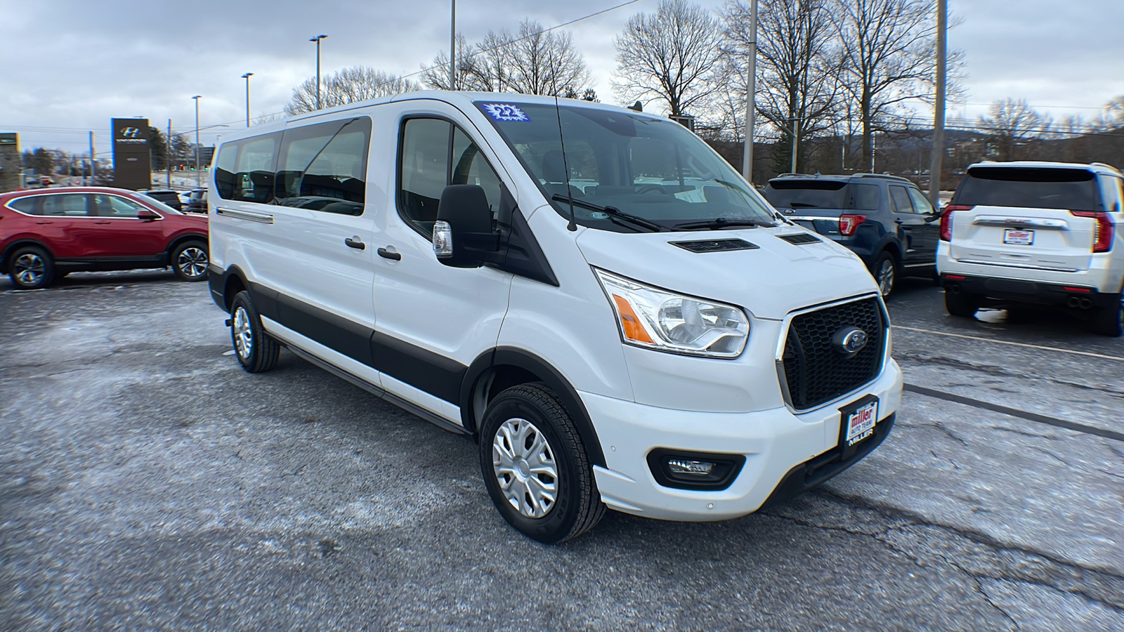 2022 Ford Transit Passenger Wagon XLT 2