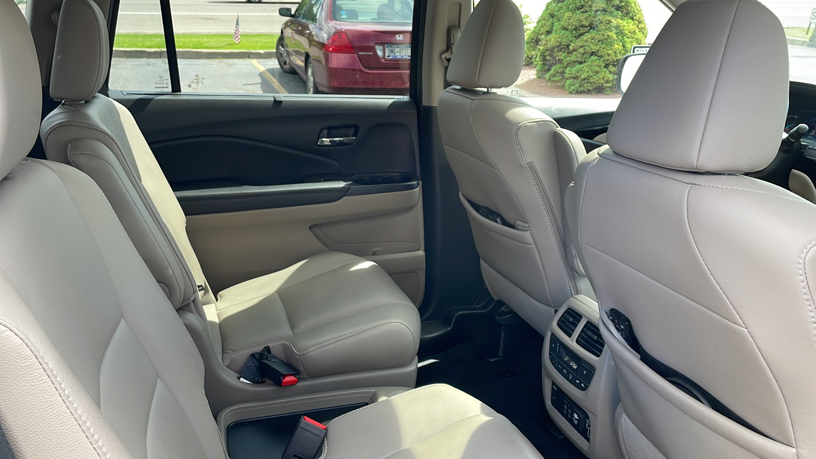 2019 Honda Pilot Touring 7-Passenger 14
