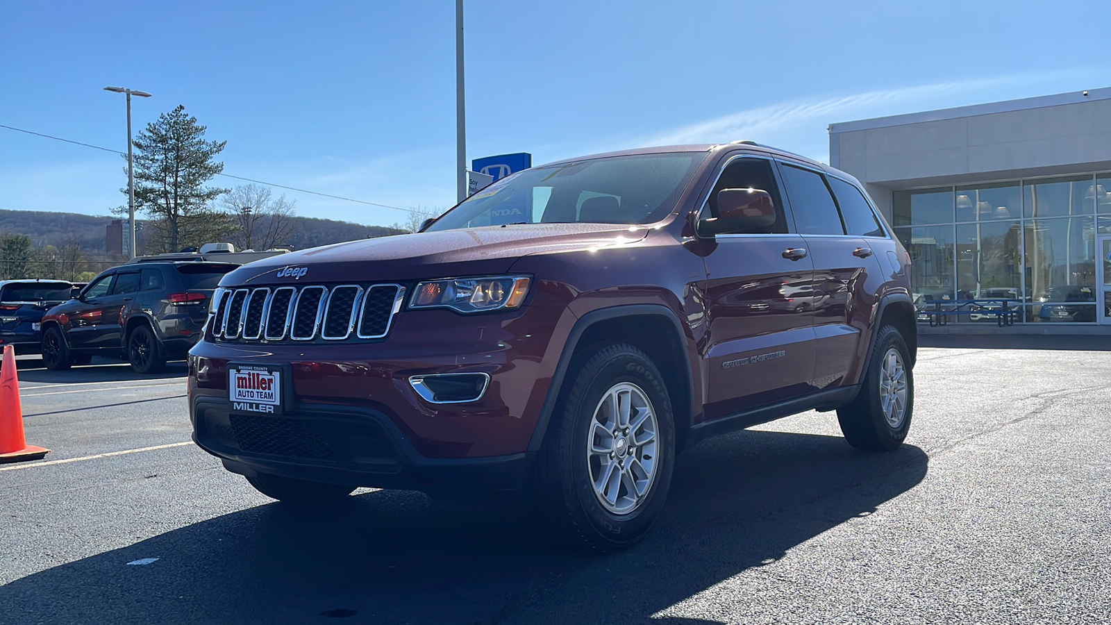2018 Jeep Grand Cherokee Laredo E 1