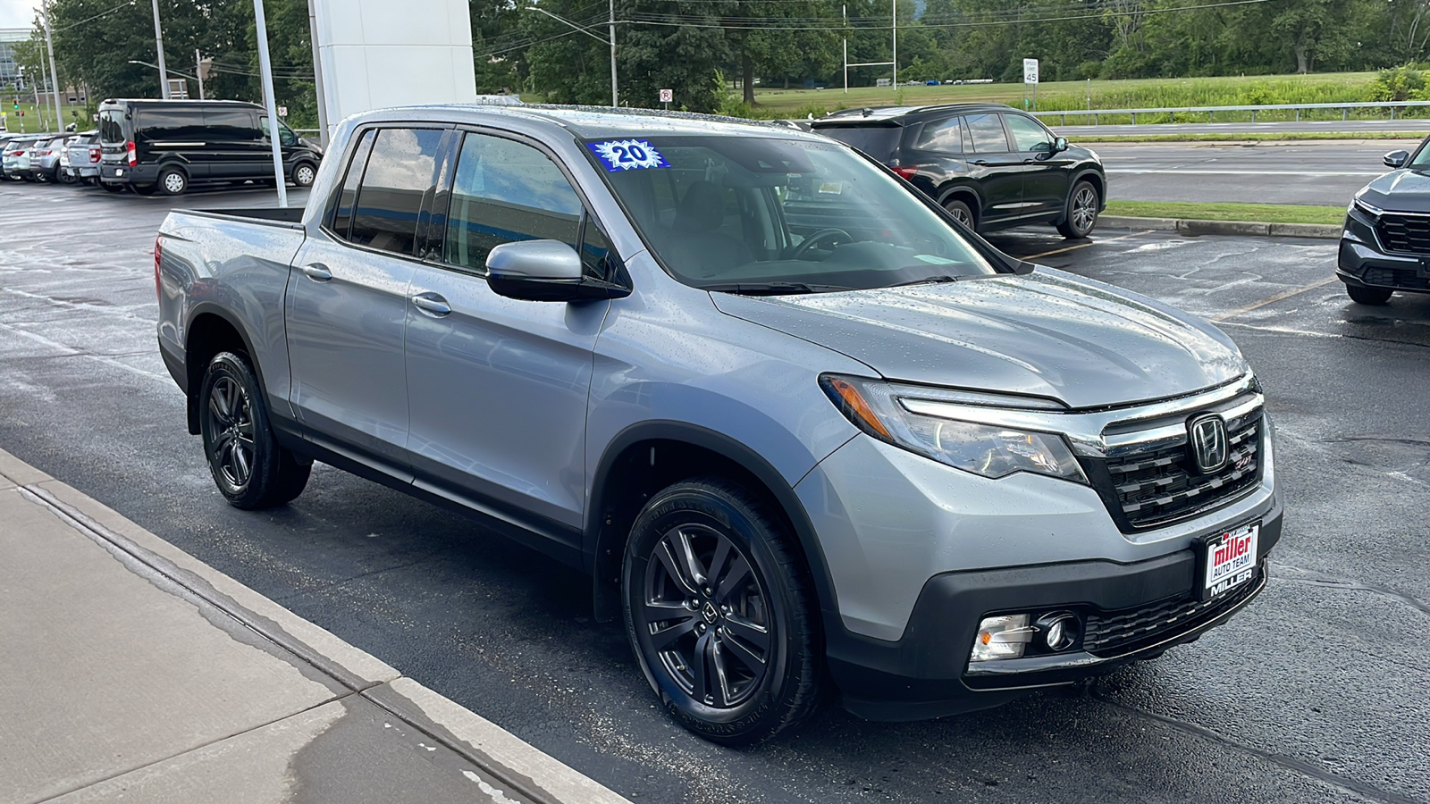 2020 Honda Ridgeline Sport 2