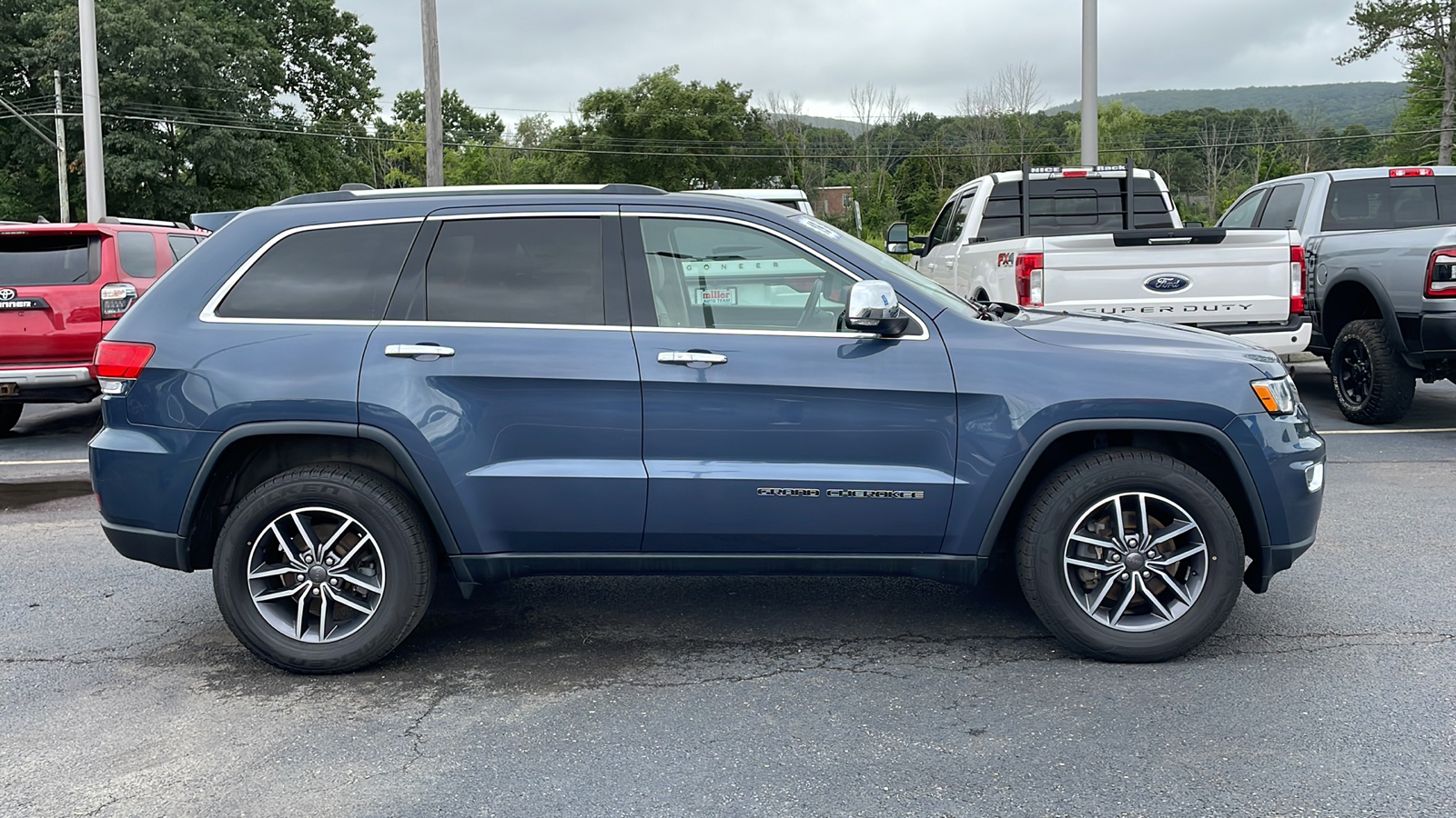 2019 Jeep Grand Cherokee Limited 3