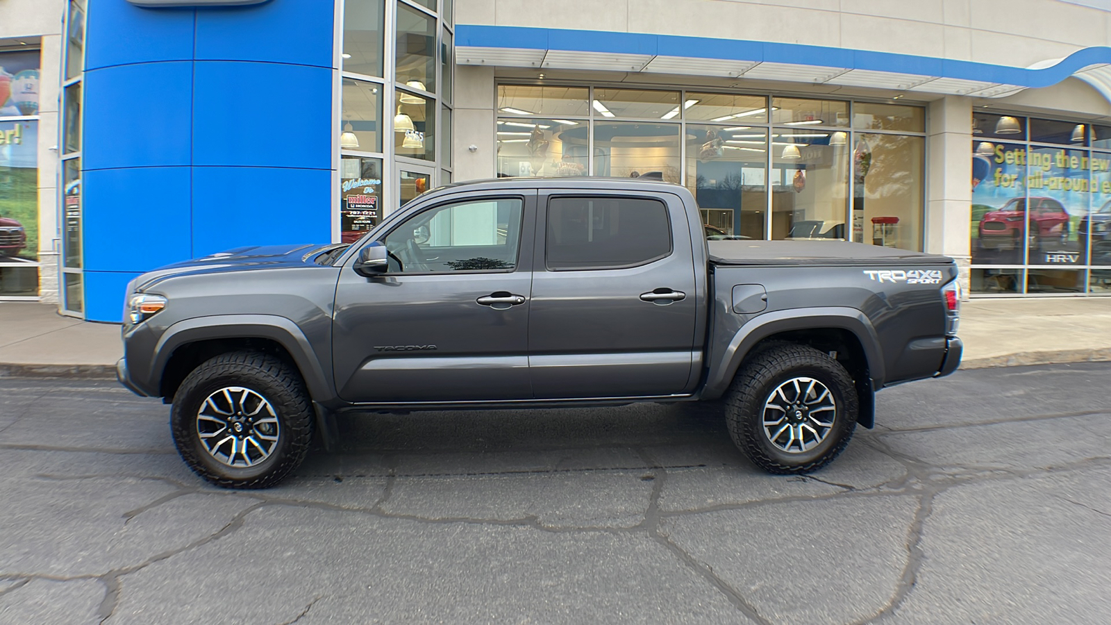 2022 Toyota Tacoma 4WD  3