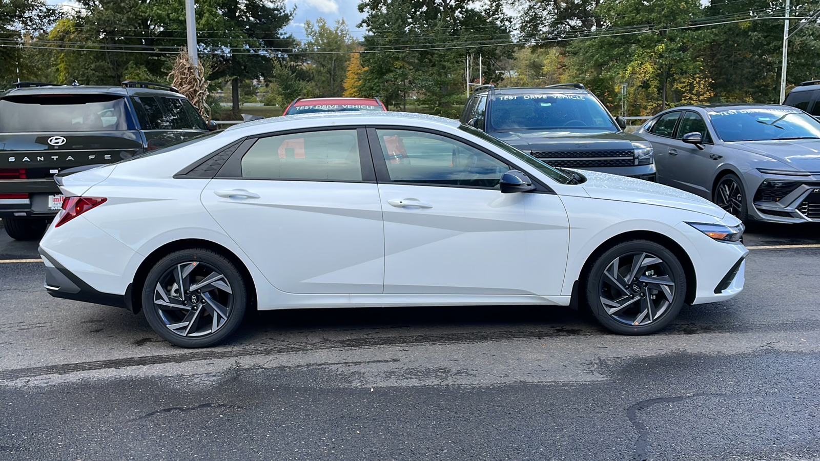 2025 Hyundai Elantra SEL Sport 4