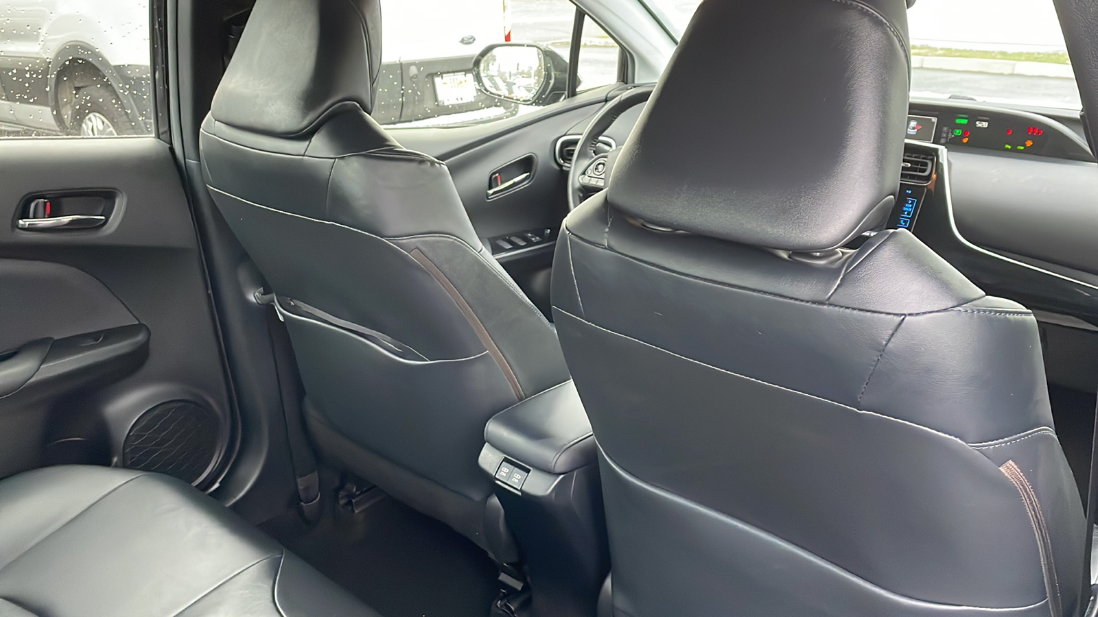 2019 Toyota Prius LE AWD-e 11