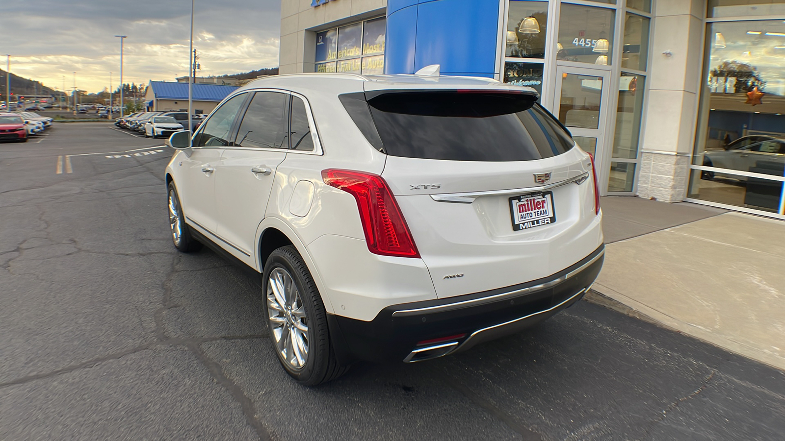 2017 Cadillac XT5 Platinum AWD 4