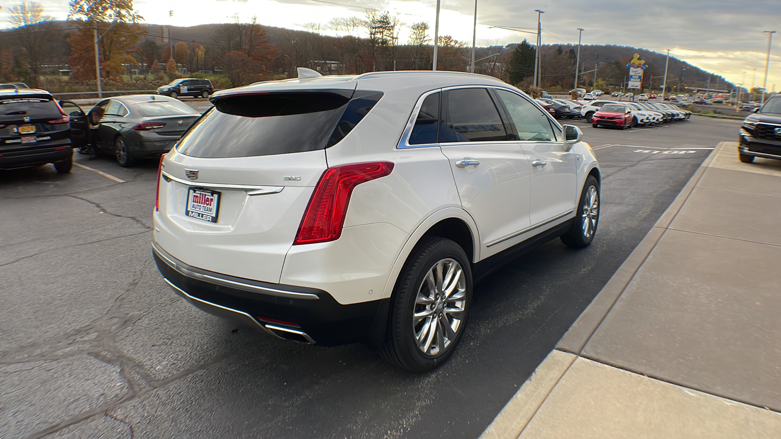 2017 Cadillac XT5 Platinum AWD 5