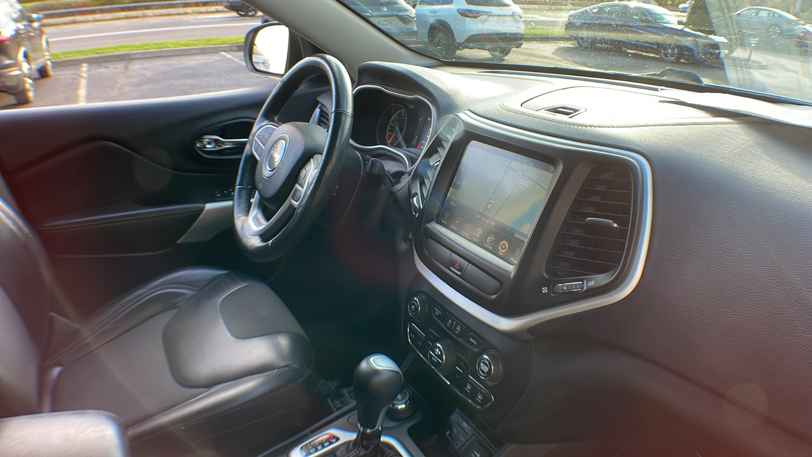 2018 Jeep Cherokee Latitude Plus 8