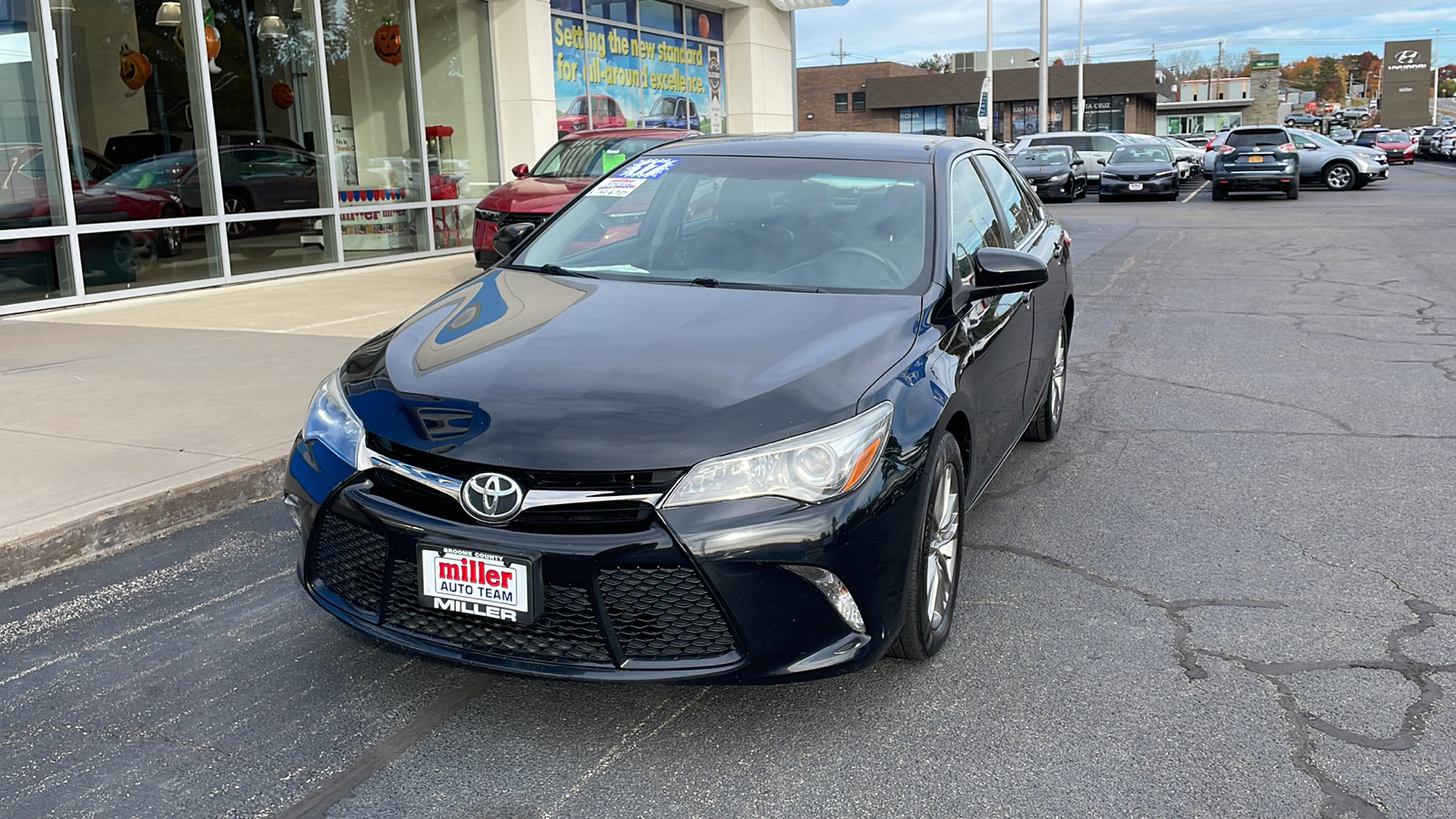 2017 Toyota Camry SE 1