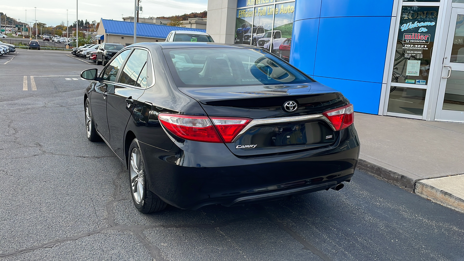 2017 Toyota Camry SE 4