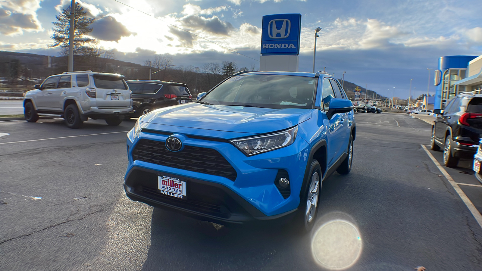 2019 Toyota RAV4 XLE 1