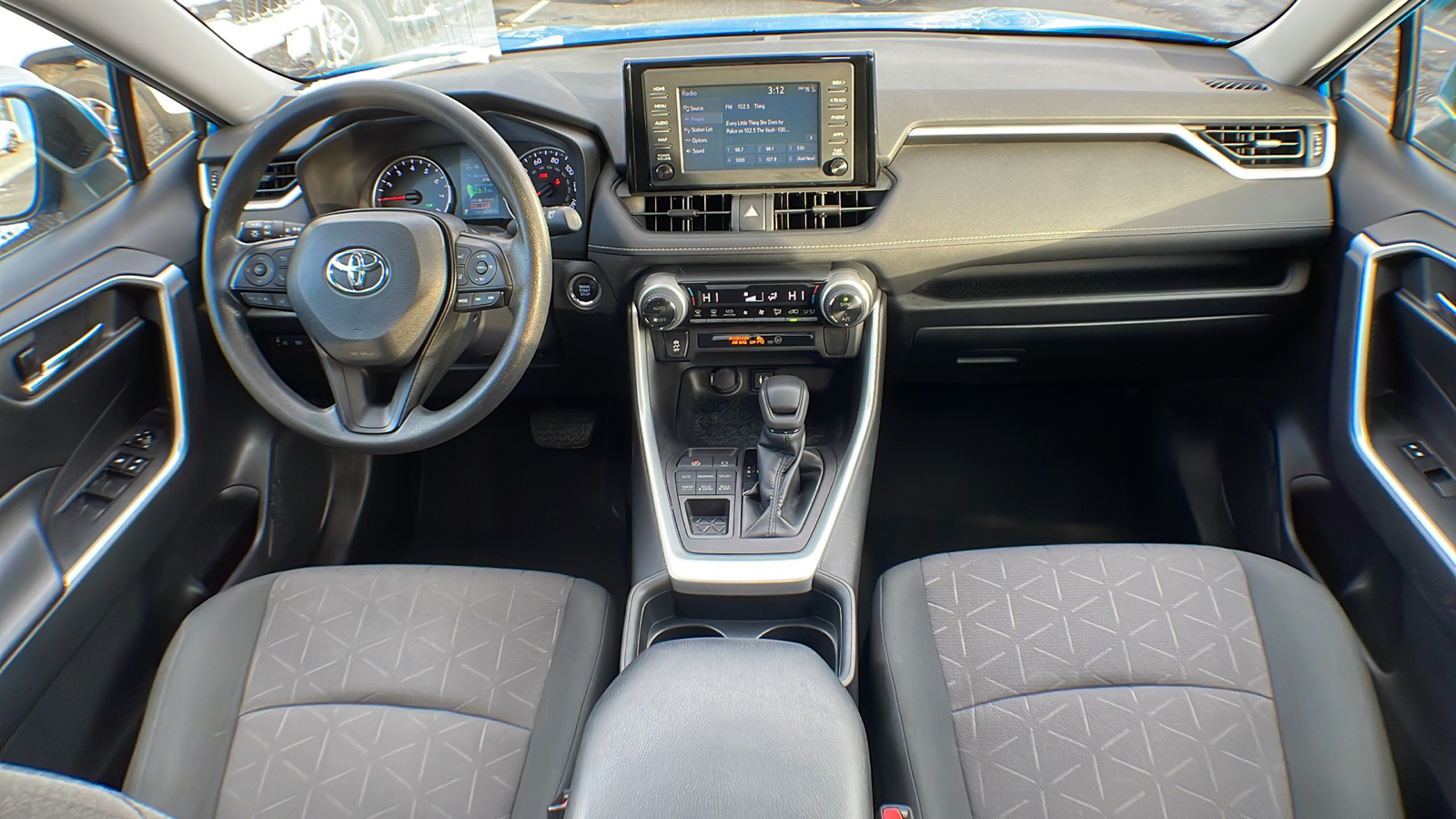 2019 Toyota RAV4 XLE 7