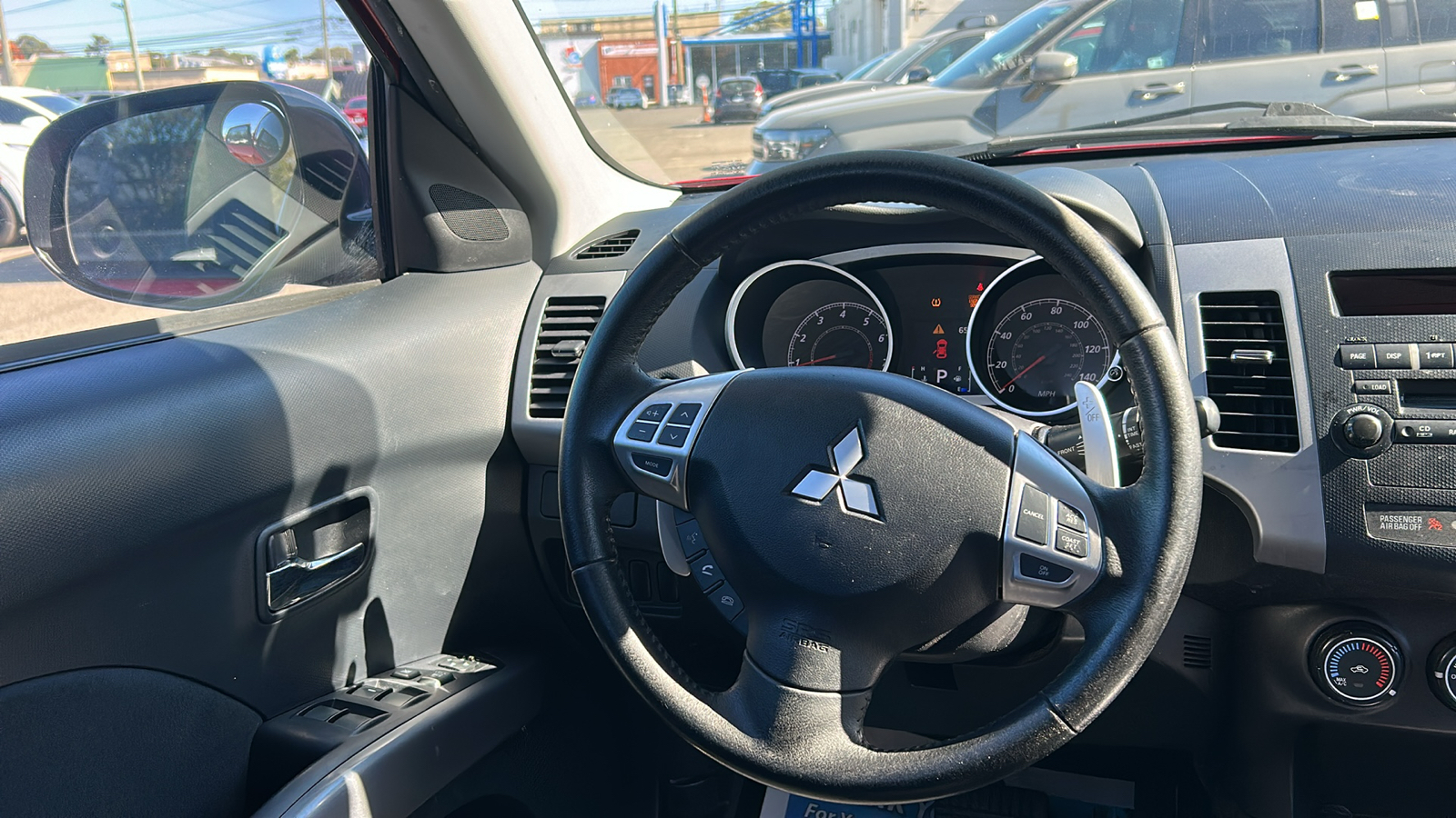 2012 Mitsubishi Outlander SE 18