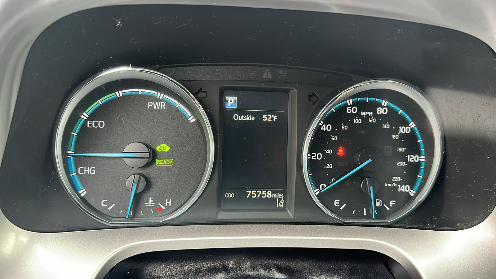 2017 Toyota RAV4 Hybrid XLE 16