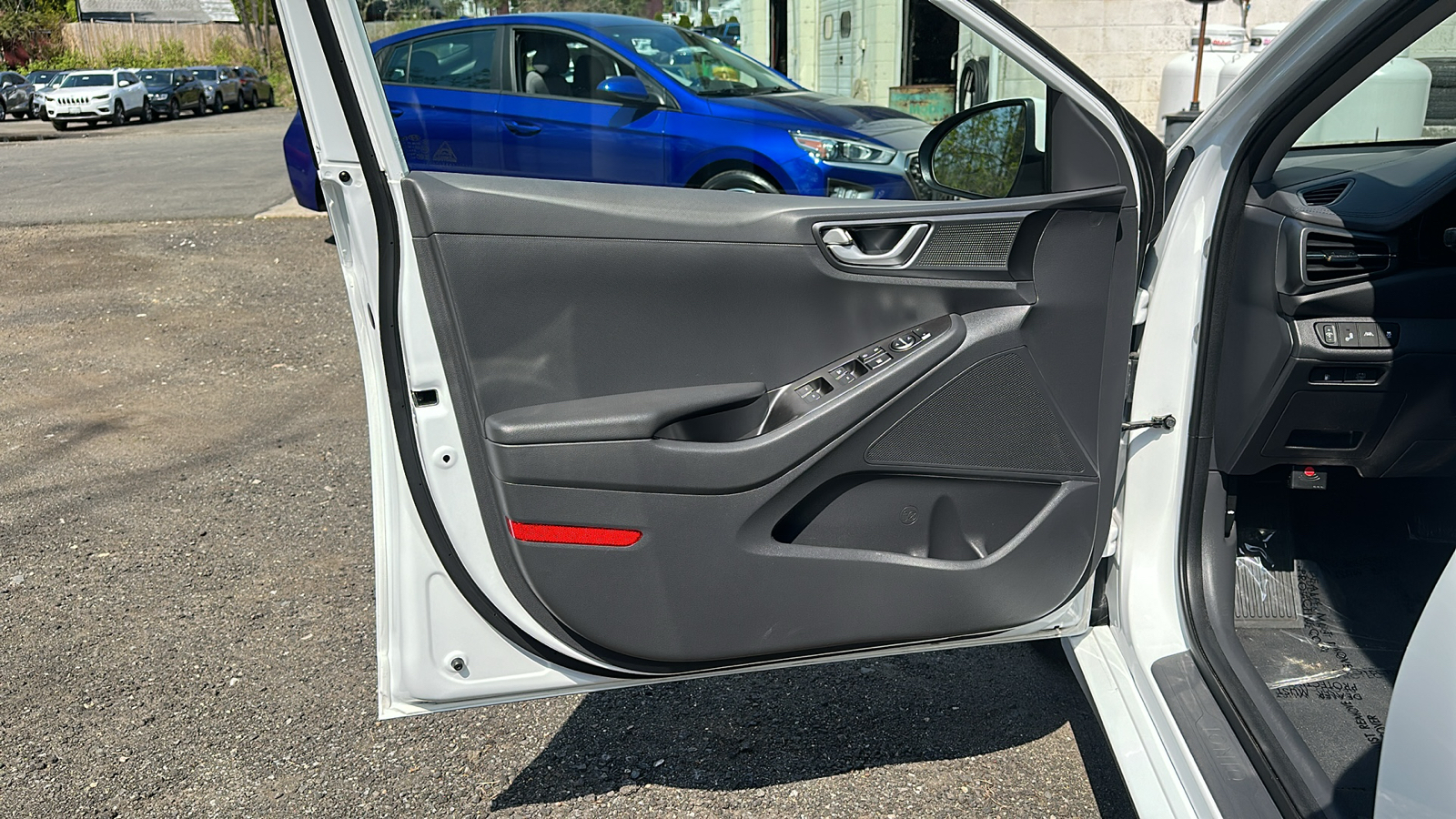 2022 Hyundai Ioniq Hybrid SE 11