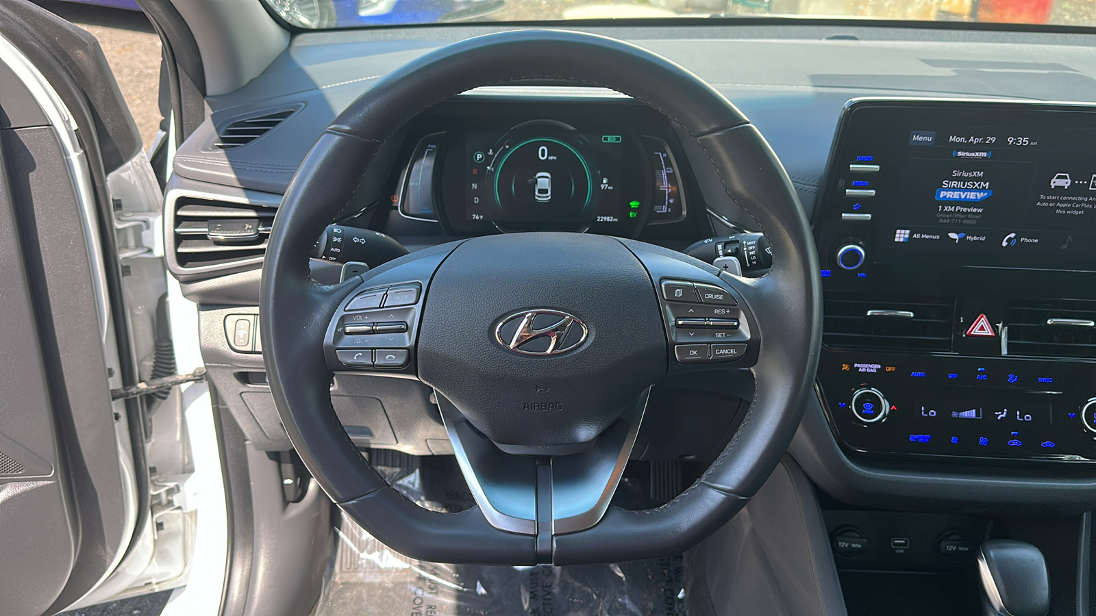 2022 Hyundai Ioniq Hybrid SE 14