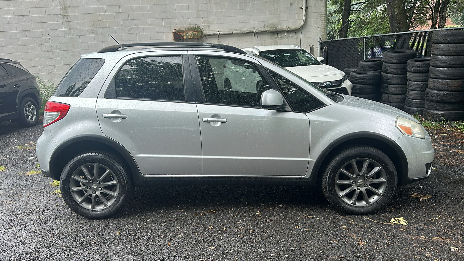 2007 Suzuki SX4 Crossover Base 2