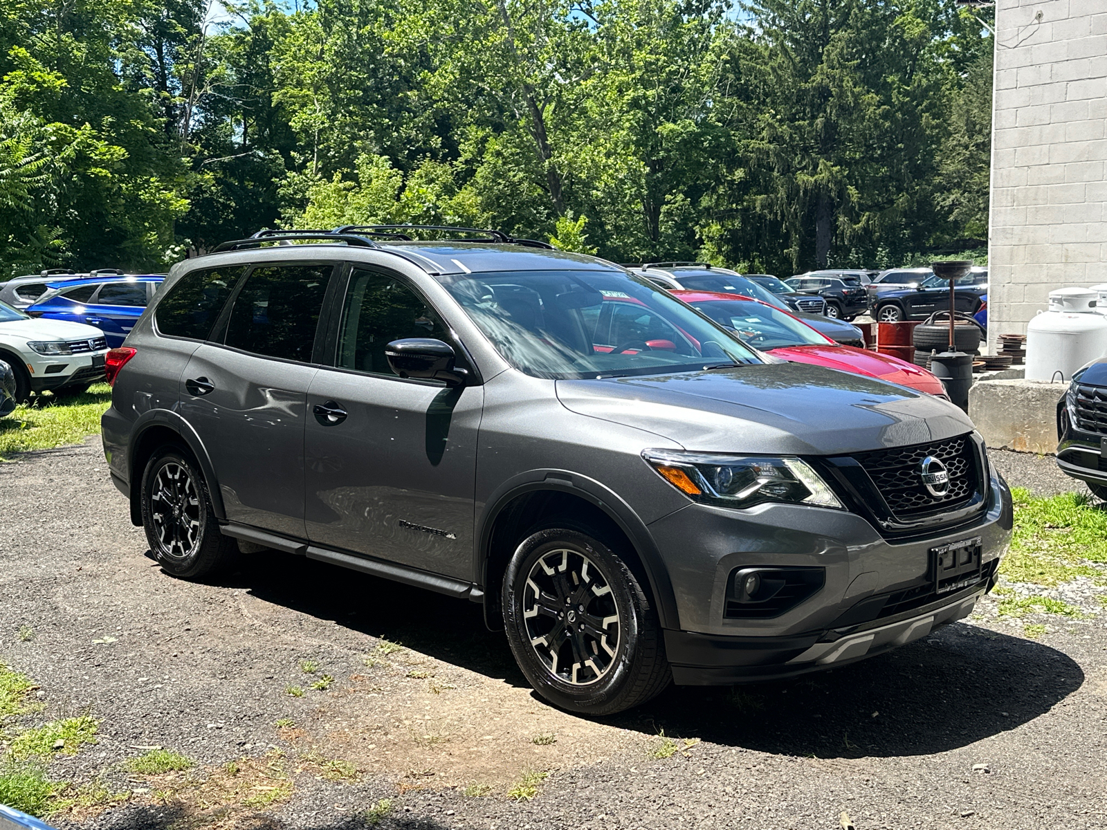 2019 Nissan Pathfinder SL 1