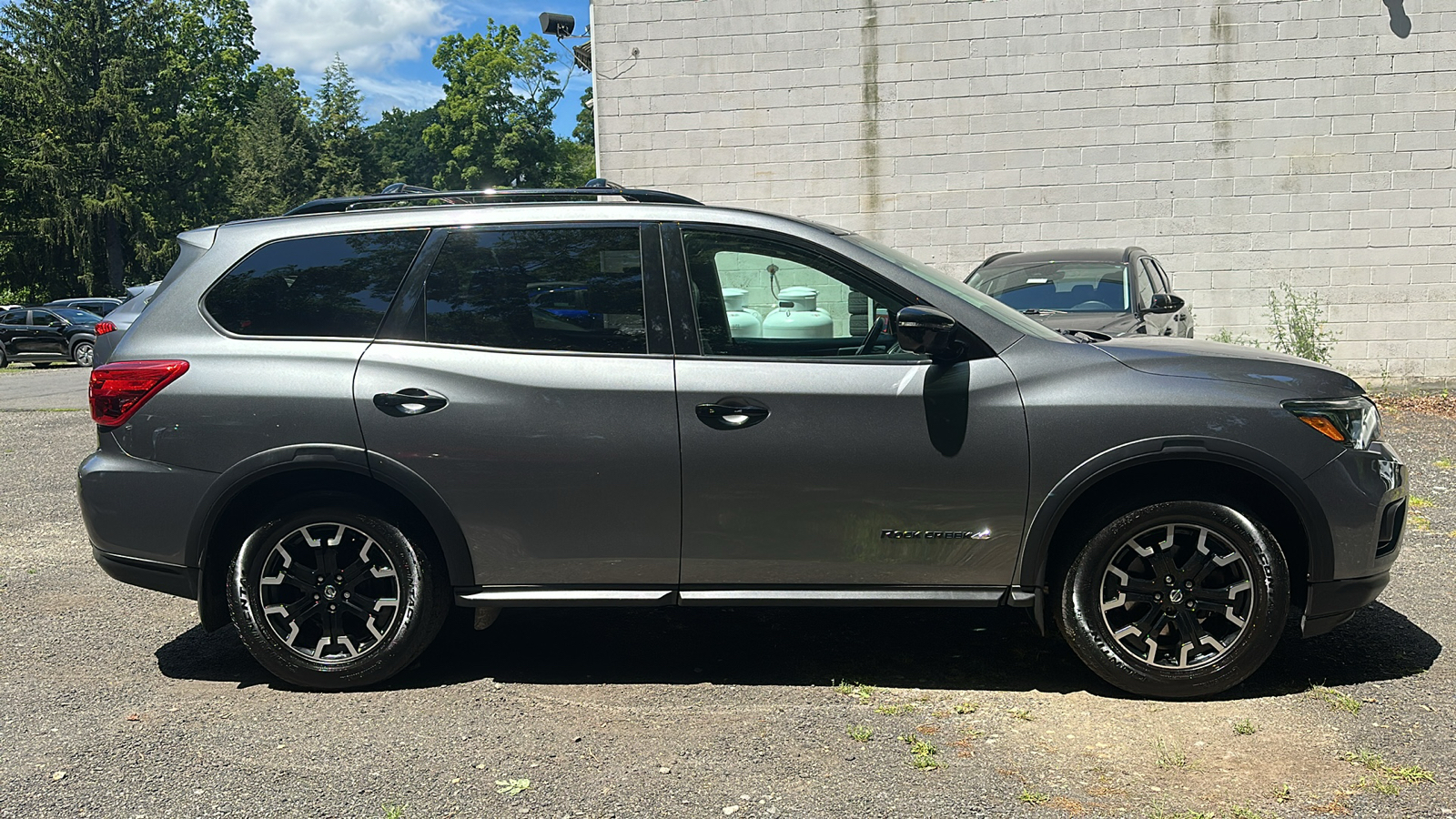 2019 Nissan Pathfinder SL 2