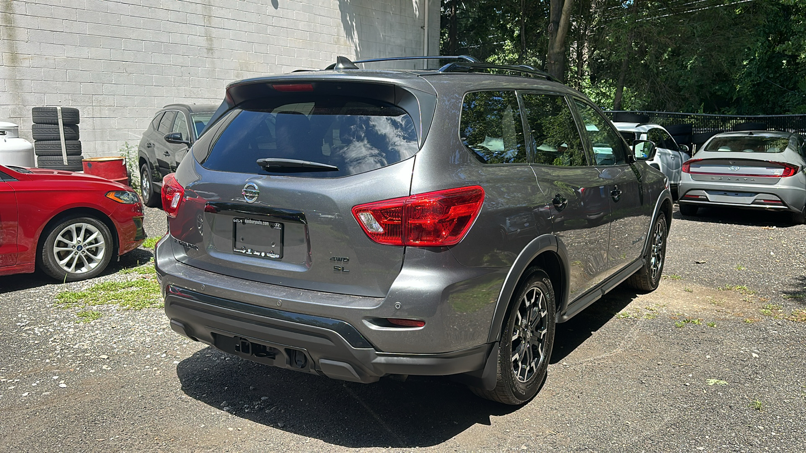 2019 Nissan Pathfinder SL 3