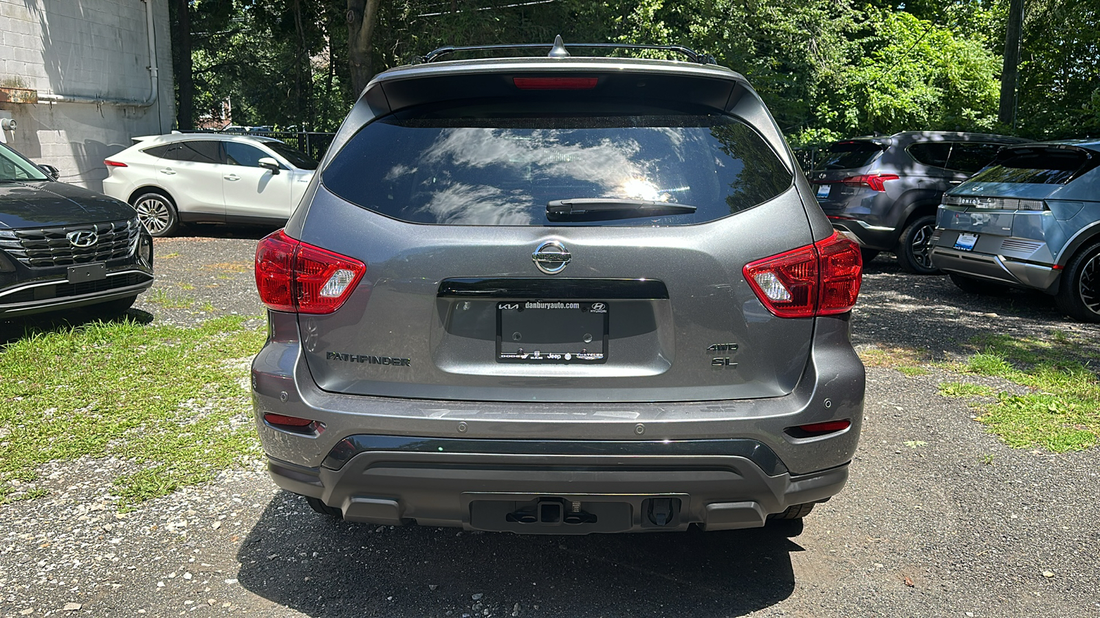 2019 Nissan Pathfinder SL 4