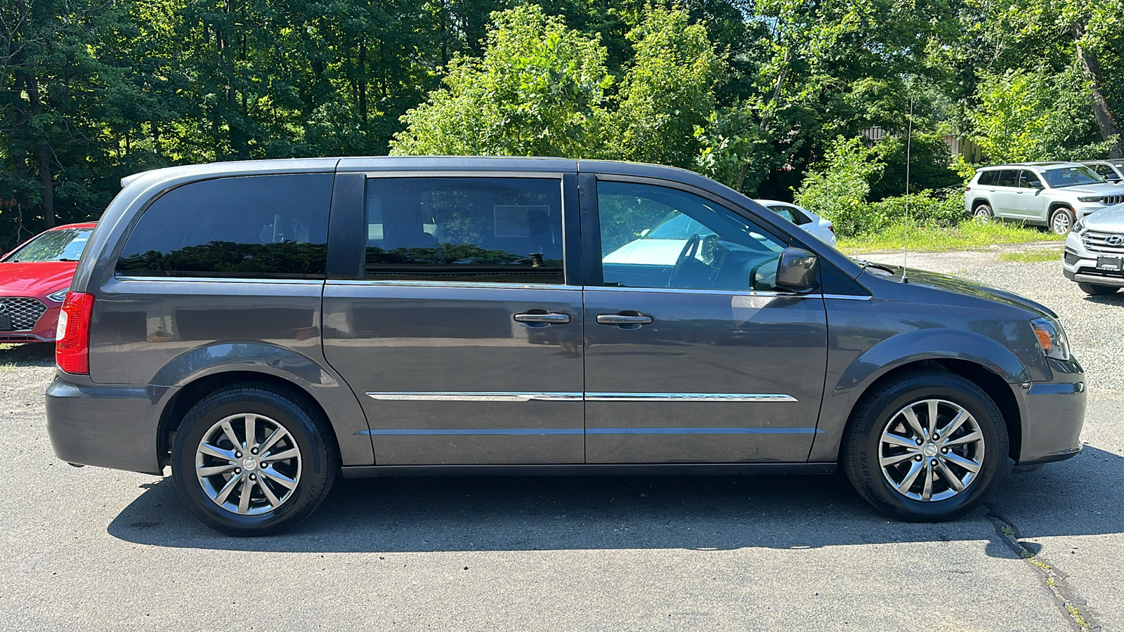 2016 Chrysler Town and Country S 2